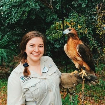 Kaitlin holding parrot