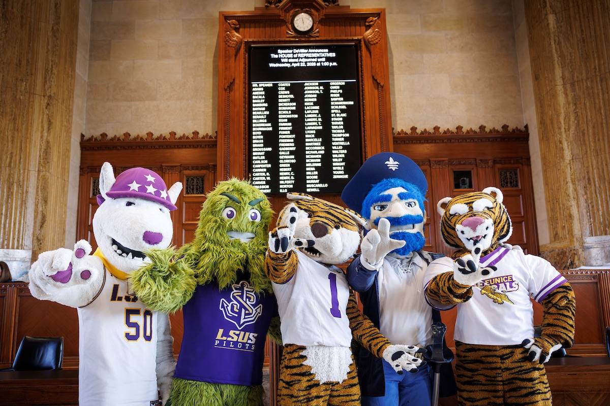 LSU mascots gather at the Louisiana State Capitol