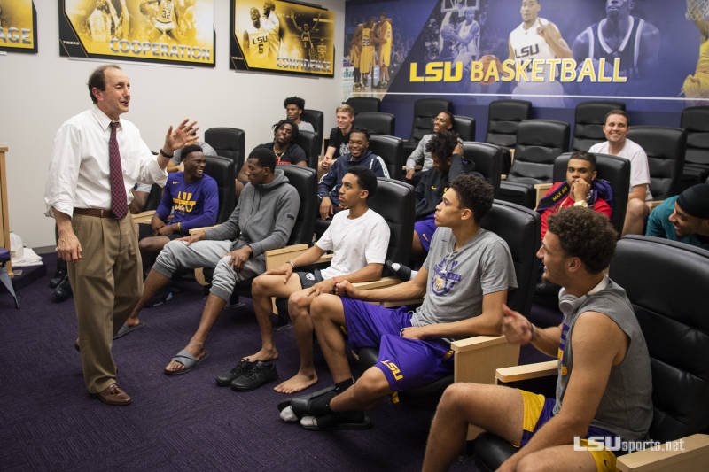 Tommy Karam lectures to LSU basketball players