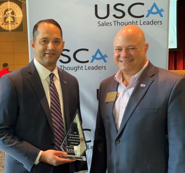 Dean Llorens receives 2023 USCA Outstanding Dean Award