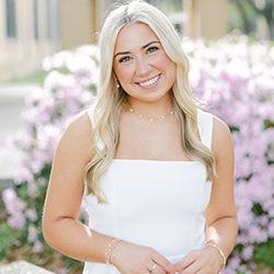 Megan Murphey headshot