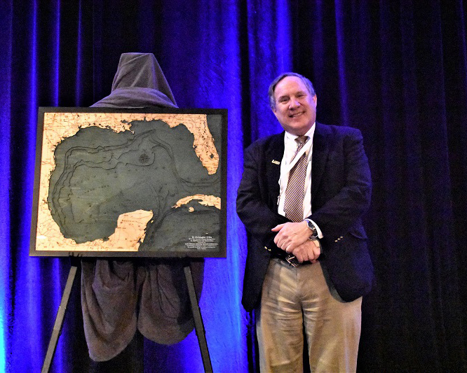 D'Elia receives an award