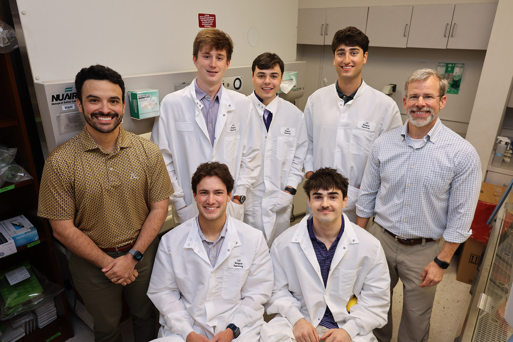 Group photo of Monroe lab