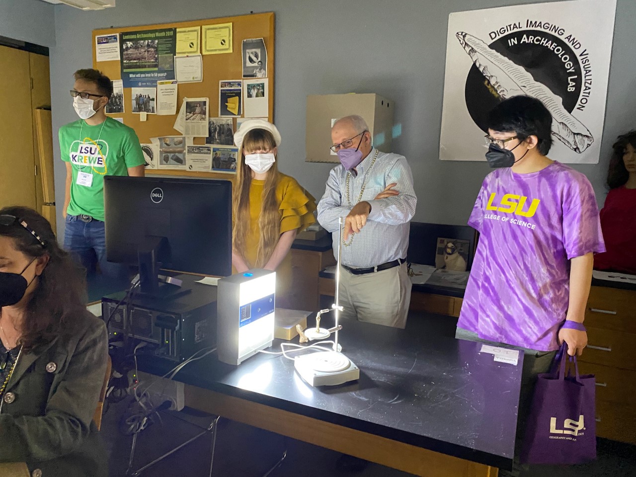 Undergraduates Conan Mills, Eric Labar, and Isabella Lemoine demonstrated use of 3D scanners in the DIVA lab during the tour