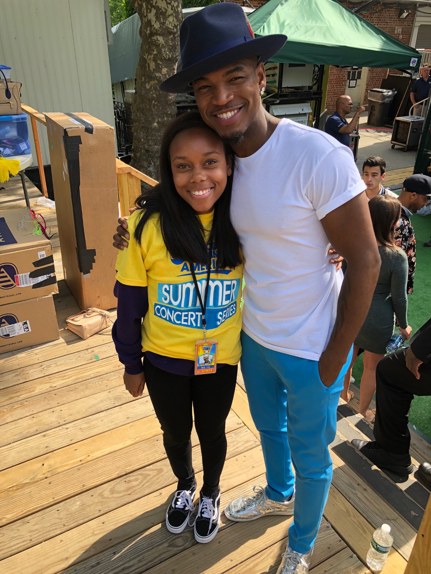 LSU student Kennedi Walker with Ne-Yo.