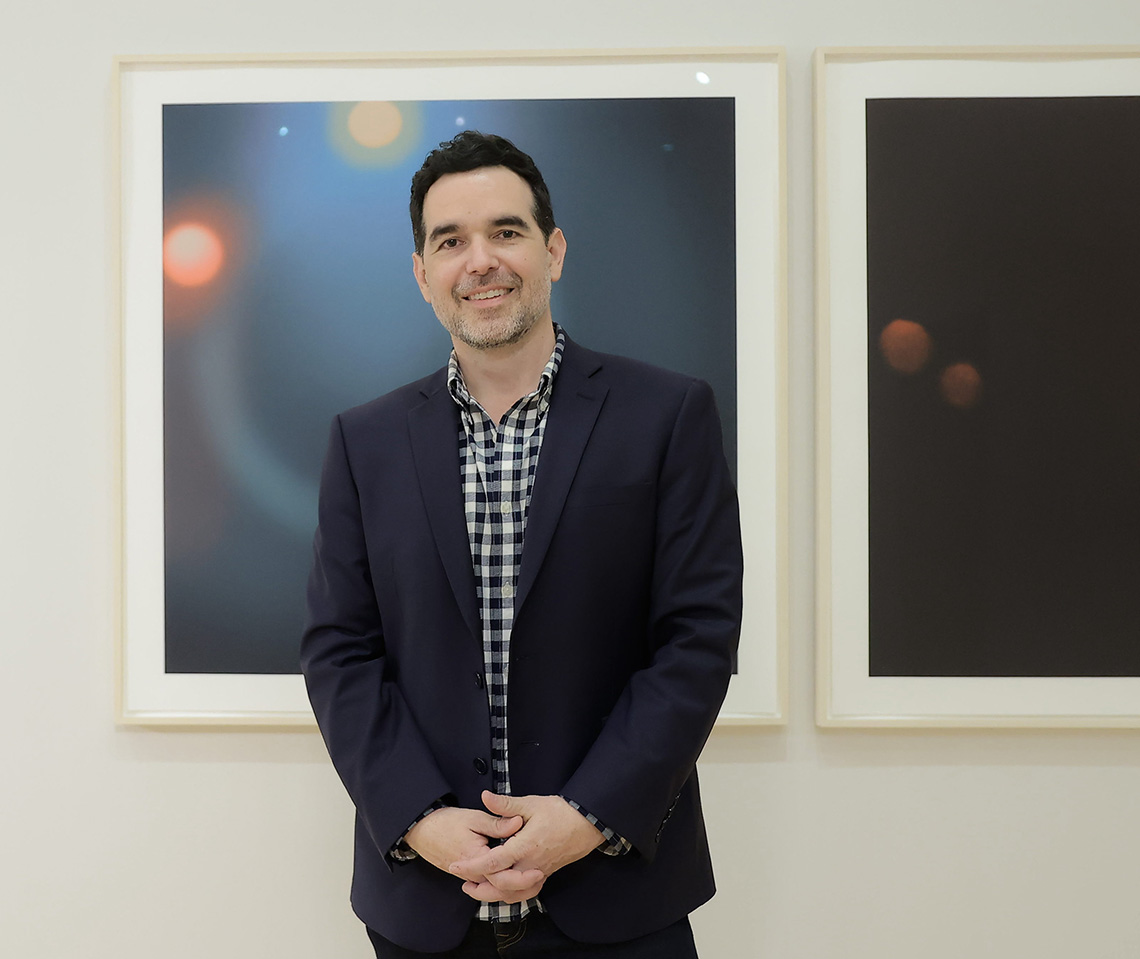 Photo portrait of Dario Robleto