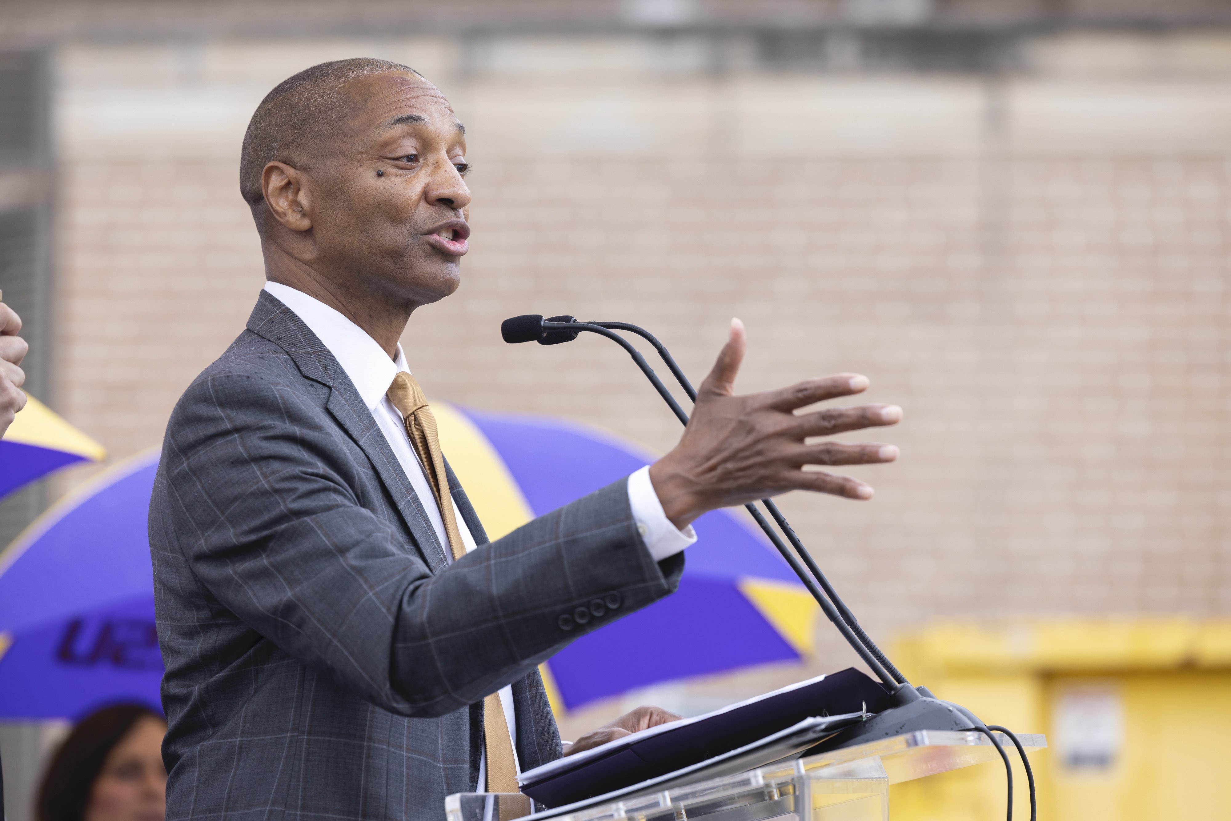 President William F. Tate IV speaks at science builidng groundbreaking ceremony