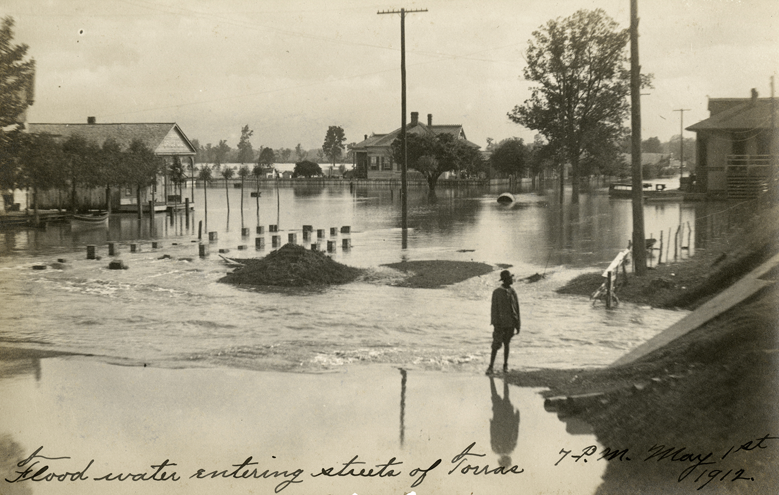 Flooding in Torras, La., c. 1912 (William Whipple Papers, Mss. 1899)