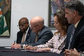 LSUE and LSUA officials sign partnership documents