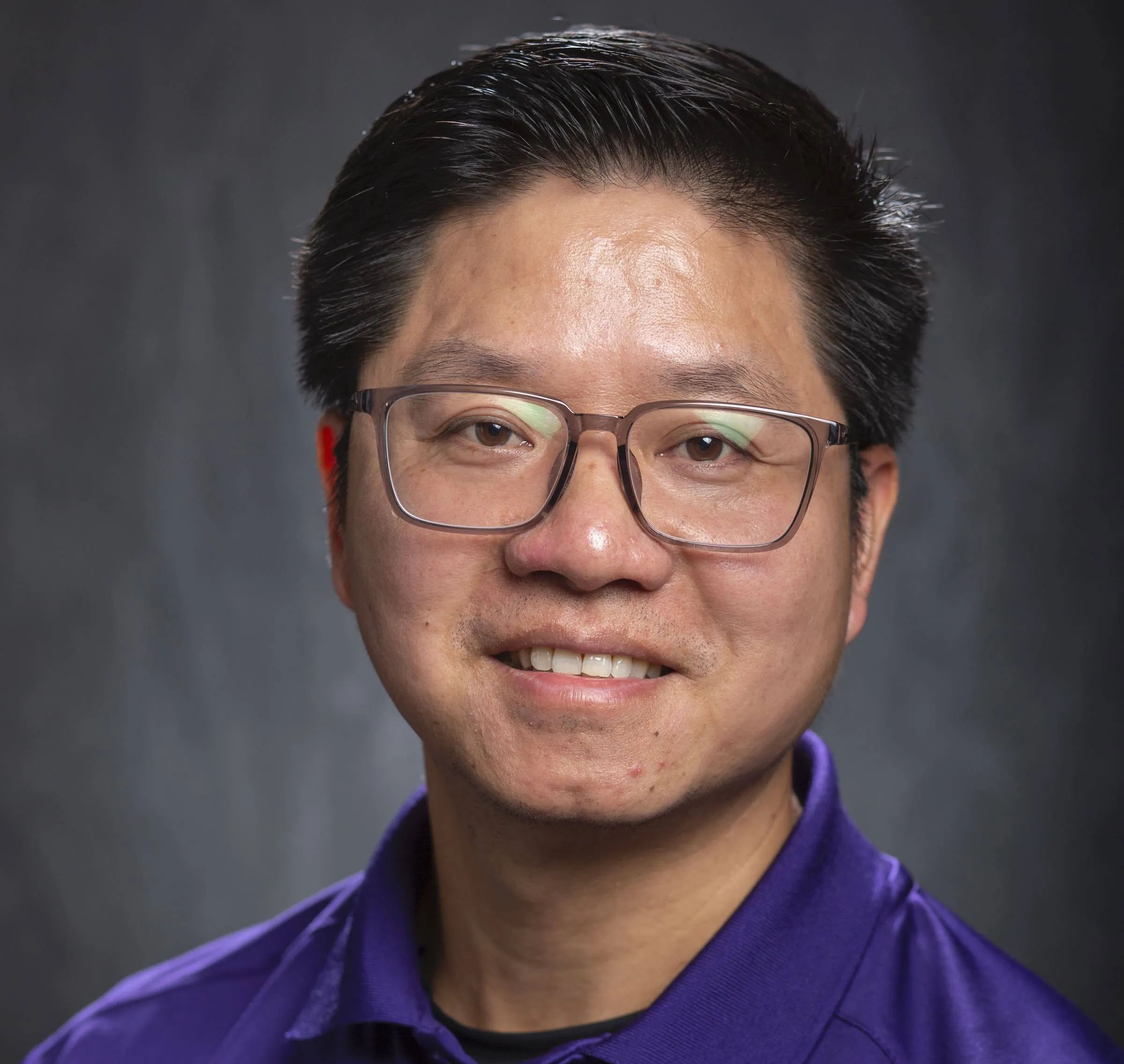 Portrait of Dr. Senlin Chen